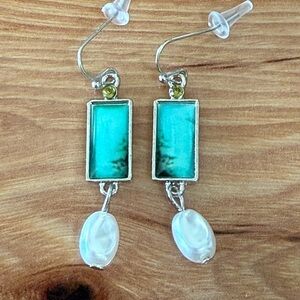 Elegant pearl and Turquoise Earrings